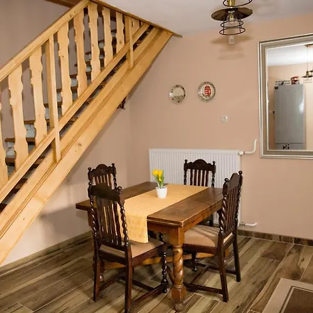 Antaloczy Vendeghaz Apartment *